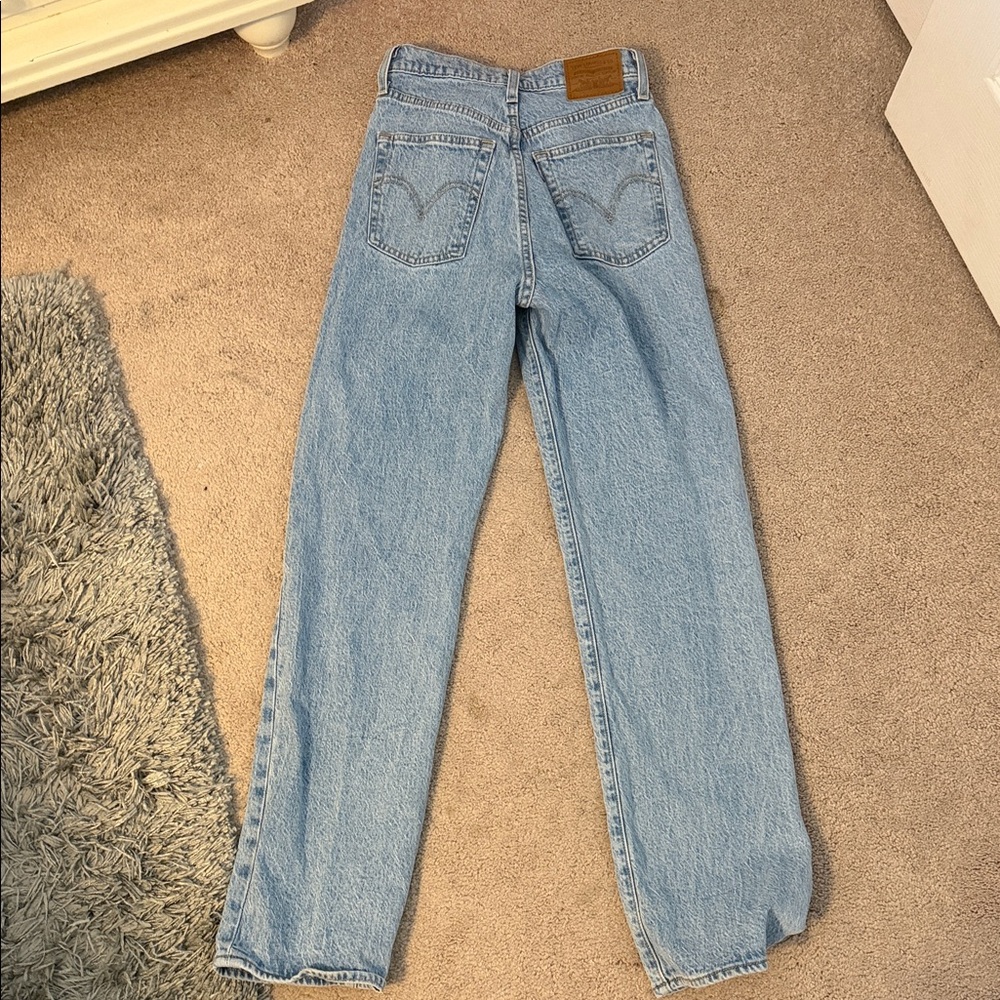 Levi's Women’s Straight Leg Light Blue Denim Jeans - Picture 3 of 3